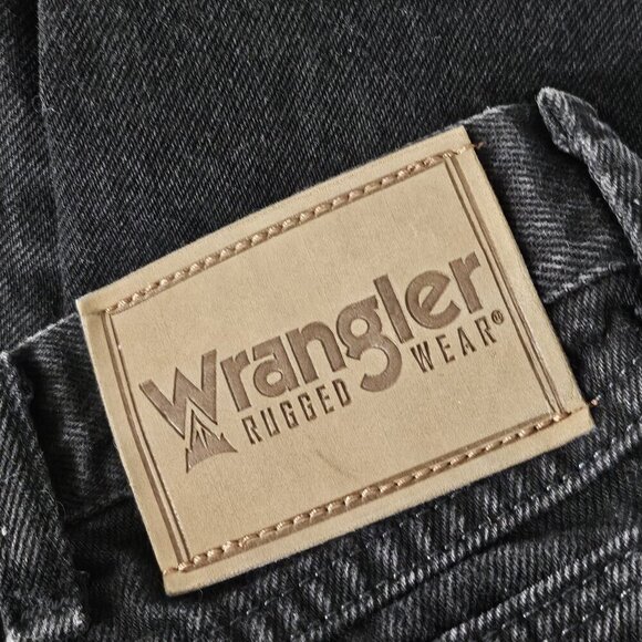 2/$30 Wrangler Rugged Wear Black Jeans Size 36 Classic Fit Denim - Picture 4 of 6